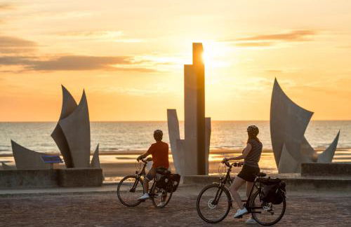 L'air marin Apt avec belle terrasse vue dégagée séjour lumineux 10 mn à pied mer et centre Port en Bessin, tous commerces et restaurants, proche Bayeux et Omaha Beach - Photo 32
