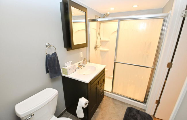 Mid Century Modern 30 Minute Walk to Notre Dame 3 Bedroom 3 Full Bath 2008 - Foto 21