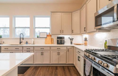 Spacious 4BR Near UNC Charlotte & Major Venues - Foto 35