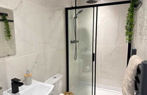 6B 3Bath - Free Parking - TVs In EVERY Room - Foto 8