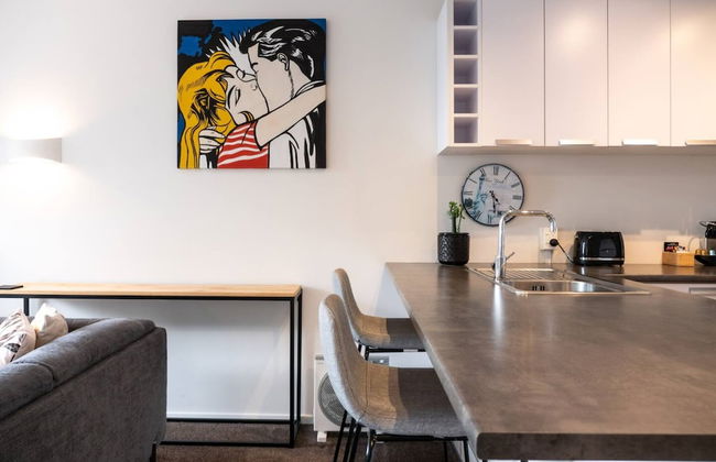 Centrally Located Light-filled Studio w/ Parking - Foto 29