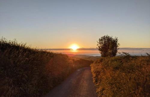 Tranquil 1 bedroom cottage 15 mins drive to sea - Foto 35