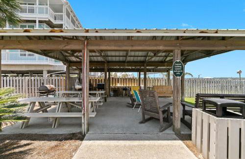 3BR Condo Gulf Views with Pool, Boat Launch and Dock - Photo 43
