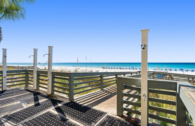 Beautiful Condo with Spacious Balcony to Enjoy Fascinating Ocean View - Unit 1002 by RedAwning - Foto 35