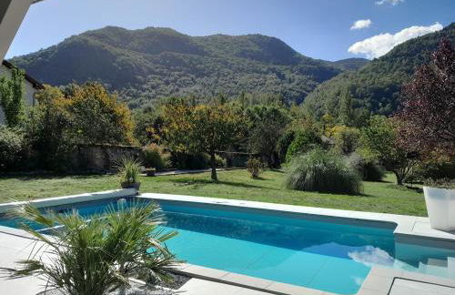 Tout proche d'Ax les Thermes détente et relaxation jusqu'à 8 pers dans la maison de Véronique avec piscine terrain de pétanque et jacuzzi - Foto 32