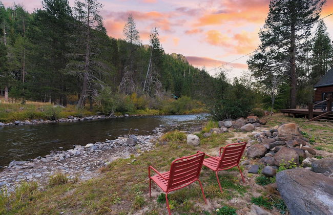 Riversong Lodge by Avantstay Sauna + Hot Tub On The Truckee River - Photo 4