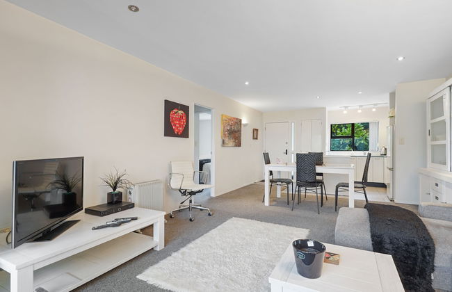 Stylish Central 2BR Apt nr Hospital - Foto 18