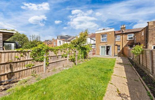 4BR North London I WiFi, Garden, Near Shops - Foto 68