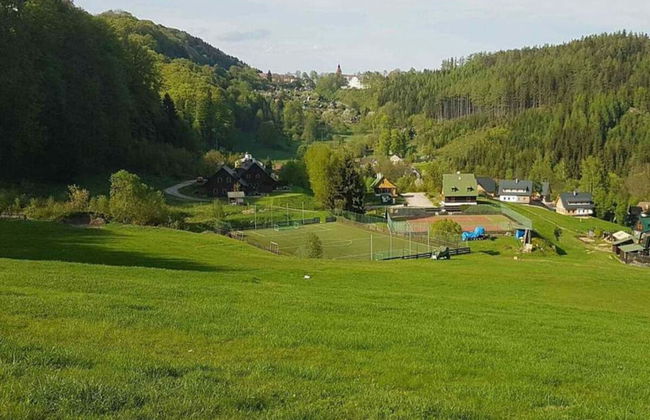 Inviting Villa With Warm Ambience - Photo 36