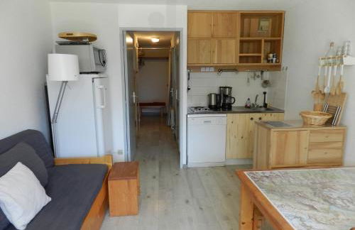 Appartement 6 pers, 1 cabine, au pied des pistes, balcon, ascenseur - FR-1-557A-50 - Foto 2