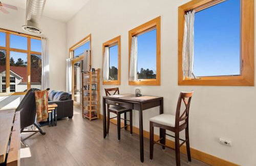 Spacious Dtwn Estes Park Loft Condo 4 Mi to RMNP - Foto 10