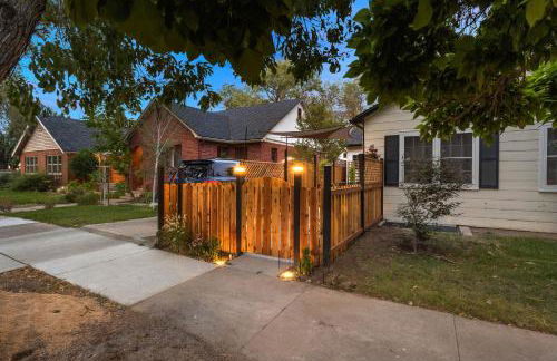 Ski and Hike Cozy Dtwn Reno Studio with Fireplace - Foto 32