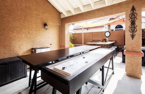 Ultimate Vacation: A Luxurious Oasis with a Pool! - Foto 9