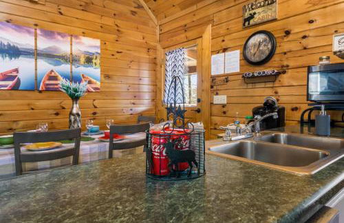 Serenity, A Rustic Log Cabin Retreat - Foto 12