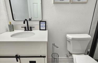 Stylish Duplex walkTO Lake Eola Orlando. Sleeps 8 - Foto 63