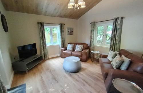 Breckland Lodge 1 with Hot Tub - Foto 20