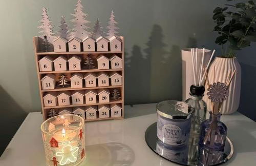 Little Woodlands Chalet with Private Garden & Hot Tub - Foto 17