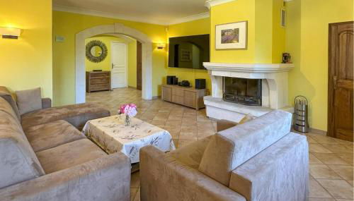 Lovely Home In St Cannat - Photo 4