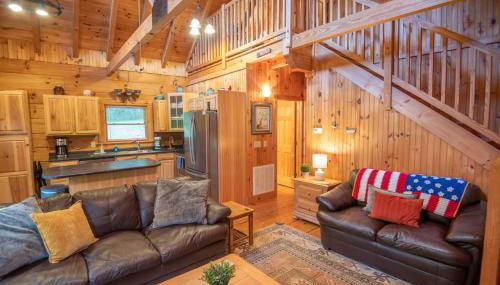 Updated Cabin Mins from Downtown West Jefferson- Hot Tub, Porches, Dogs OK - Foto 4