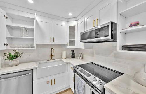 Sunny Days Getaway, 5BD Heated Pool Family Home! - Foto 30