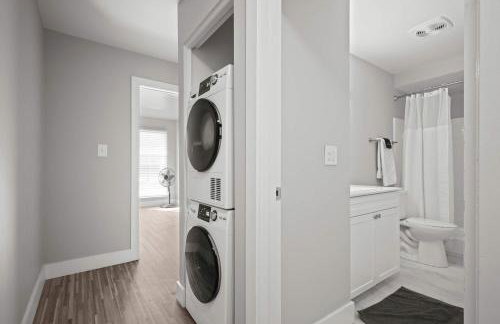 Stylish & Modern Unit Prime Location & Comfort - Foto 16