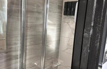 Private Family and Business Rooms Harrow Fast WiFi - Photo 37