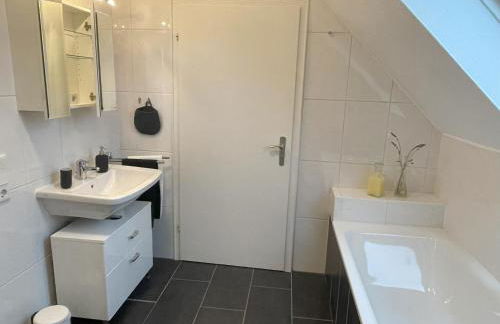 Moderne Ferienwohnung in Bad Salzuflen - Zentrale Lage & Wohlfühlkomfort - Foto 13