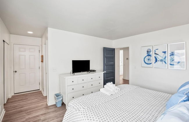 Recently Renovated Condo w/ Breezy Ocean Views - Steps to Beach - Foto 8