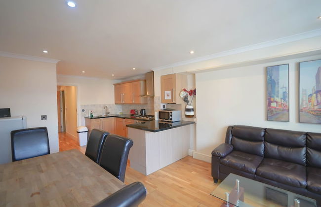 Cosy 2-bed 2 Bathroom Apartment in London - Foto 9