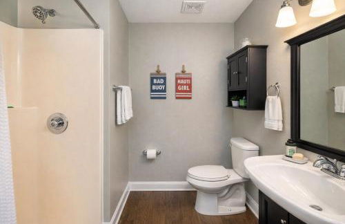 Waterfront Home, Short Walk to Beach, Deck/Balcony - Foto 20