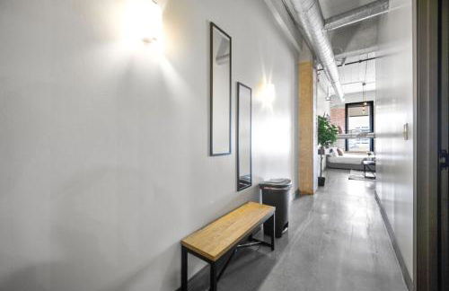 Beautiful Downtown Apartment with Pool, Laundry, Parking - Foto 30