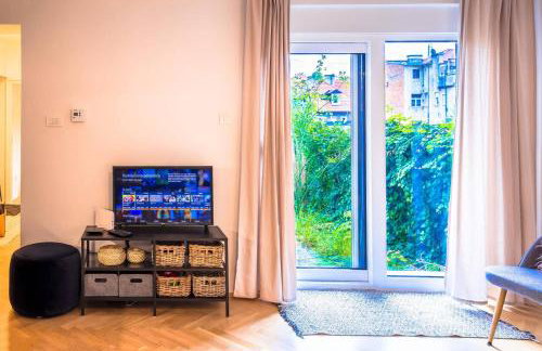 Number 28 Boutique Apartment - Photo 16