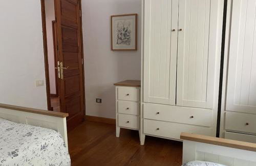 Spacious characterful villa with spectacular views in quiet rural setting. - Foto 20