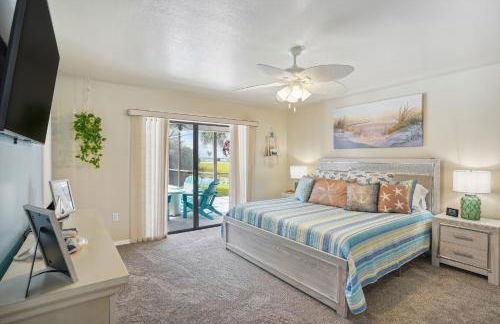 Luxurious Florida Home with Pool and Canal Access - Foto 13