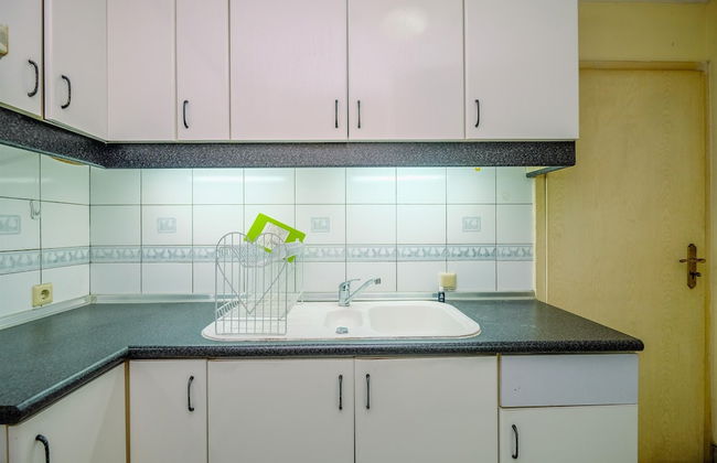 Spacious And Comfort 2Br With Maid Room At Permata Gandaria Apartment - Foto 12