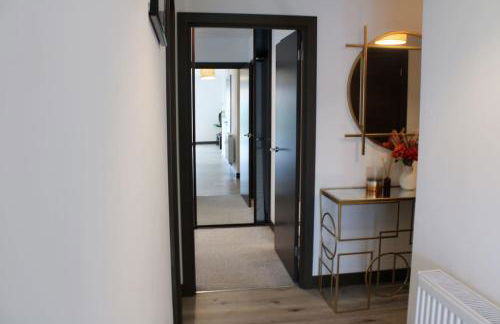 Stylish Essex Apartment, Balcony & Scenic Views - Foto 37