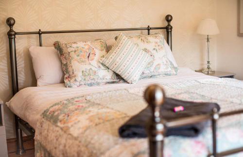 Beautiful 3 Bedroom Cottage - Picturesque Retreat - Foto 25