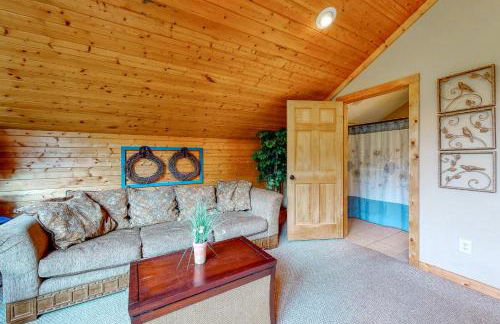 Red Roof Retreat - Photo 22