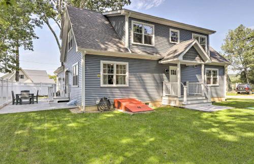 Sun-Dappled Retreat - Walk to Wickaboag Lake! - Foto 33