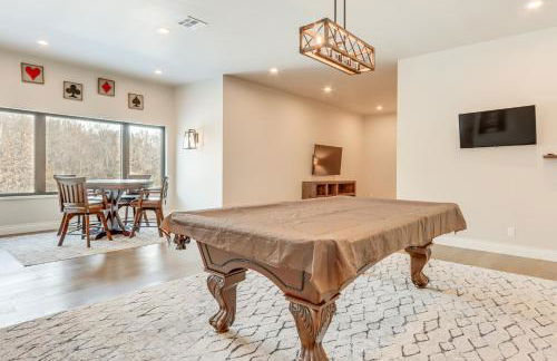 Game Room and Hot Tub! Lakefront Monkey Island Haven - Foto 15