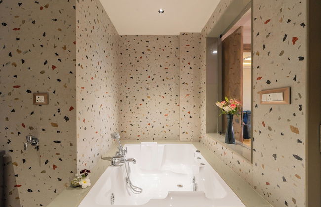 ELIVAAS Kamerios Brisa 1BHK with Jacuzzi - Photo 42