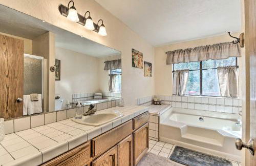 Deck and Hot Tub Rustic Groveland Home! - Foto 20