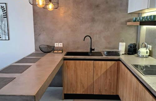 Courtyard Luxury Suites “ APOSTOLOS” - Foto 16