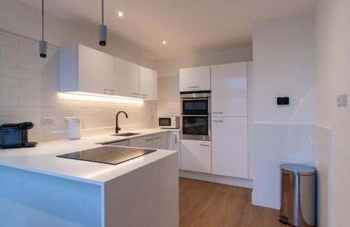 CITY CENTRE APARTMENT with Free Secure Underground Parking - Foto 9