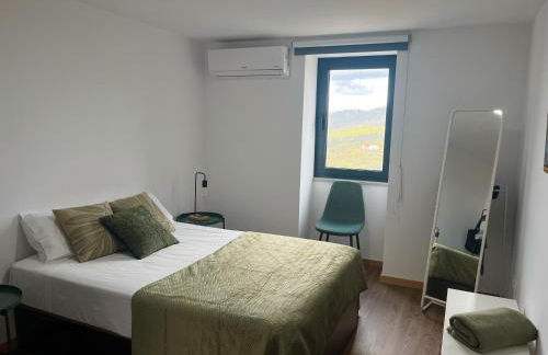 Casas Chão da Roseira - Foto 26