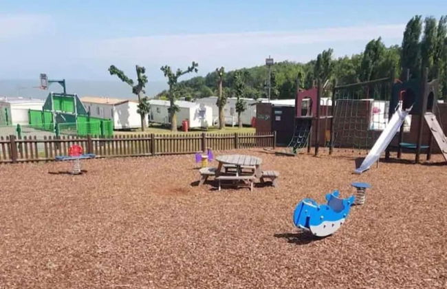 3-bed Cabin, Sleeps 6 With Pool & 5 Mins to Beach - Foto 20