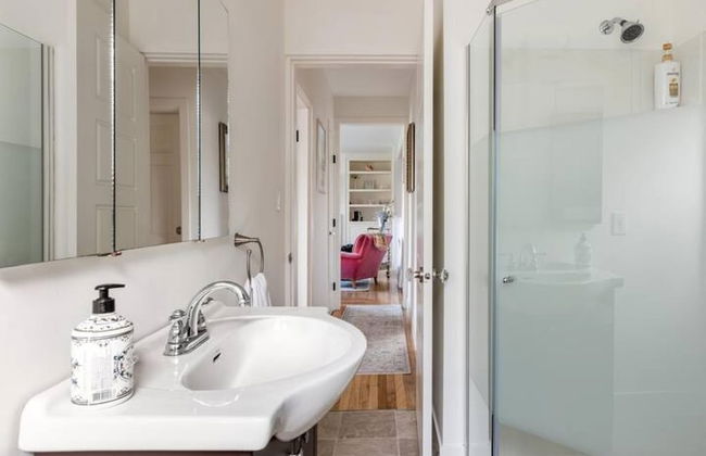 Gorgeous Bungalow With a Backyard Deck - Photo 60