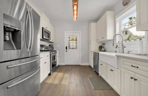 Charming Cottage w Pool, Walkable to Downtown - Foto 8