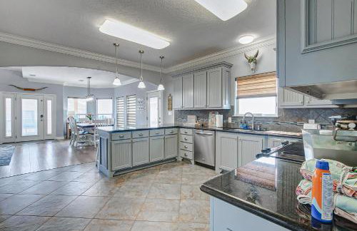 Beautiful Front Row Views - Tiki Bar - Playground - Foto 7