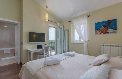 Villa Sterpazzi near Poreč with heated private pool, sea view, jacuzzi and sauna - Foto 51